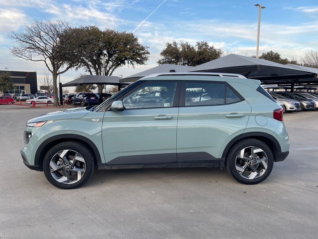 Used 2025 Hyundai Venue SEL SUV