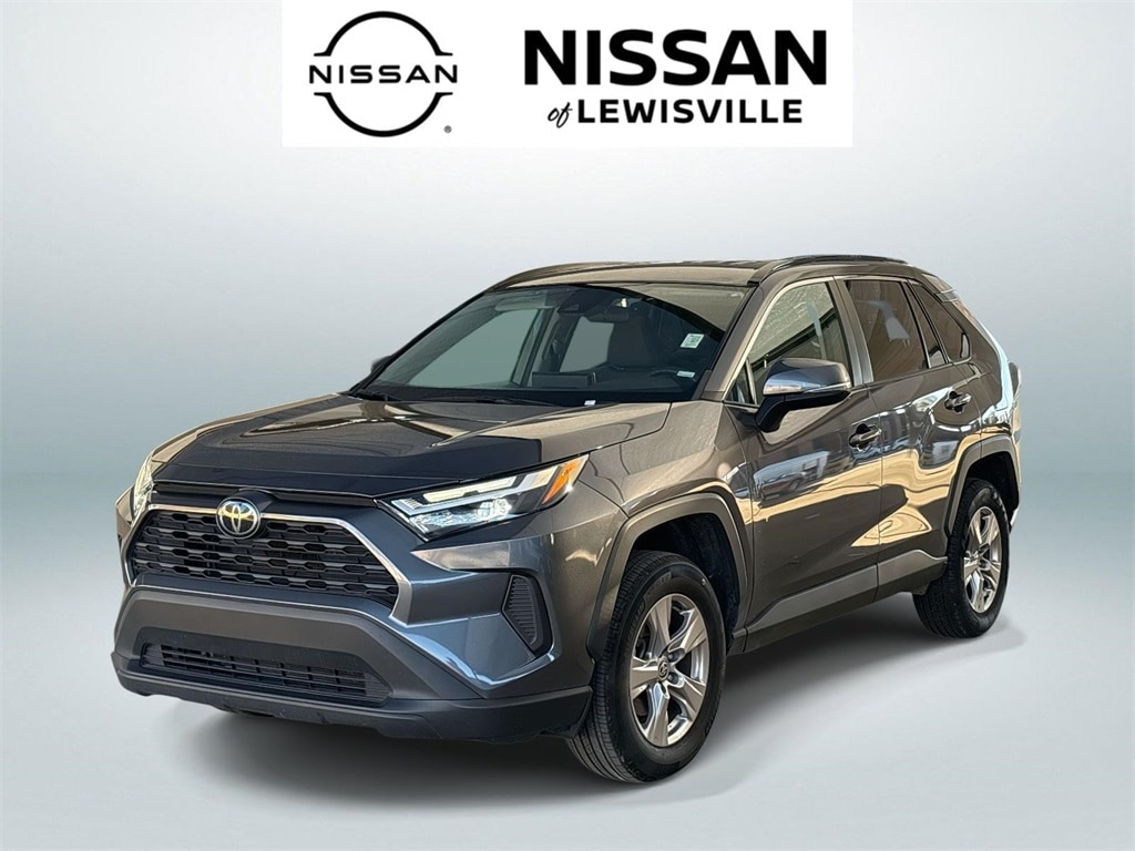 2023 Toyota RAV4 XLE's photo