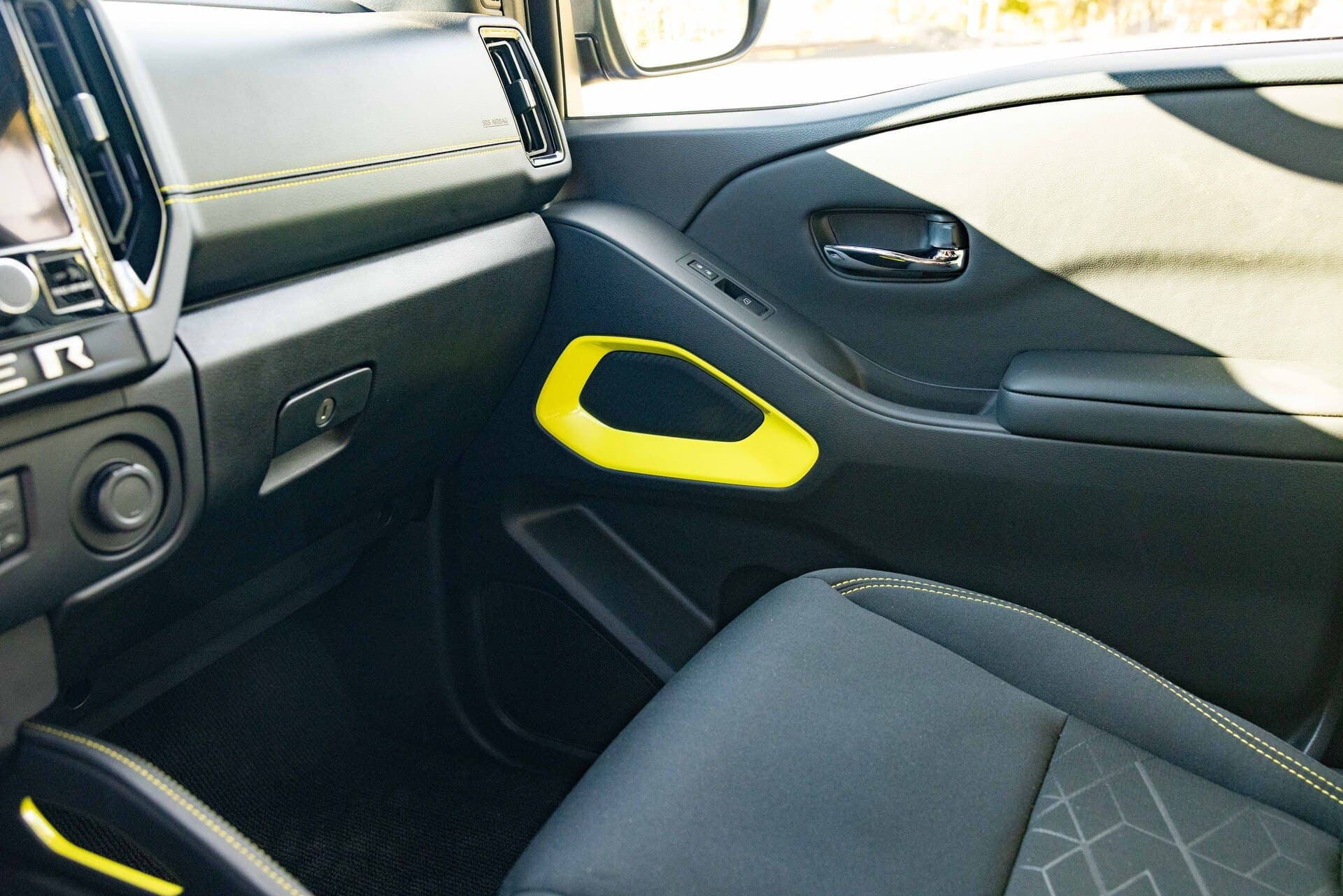 2027 Nissan Frontier interior comfort and cargo
