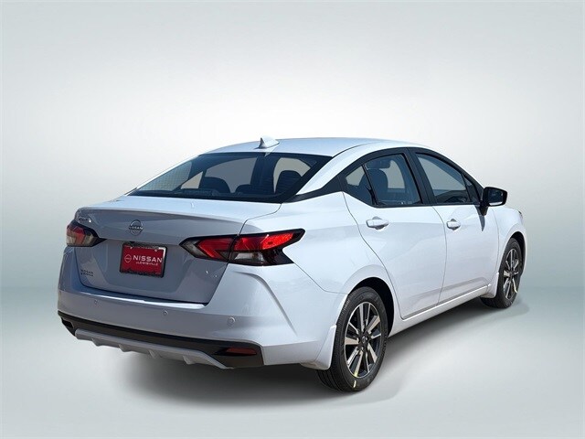 2025 Nissan Versa 1.6 SV photo 3