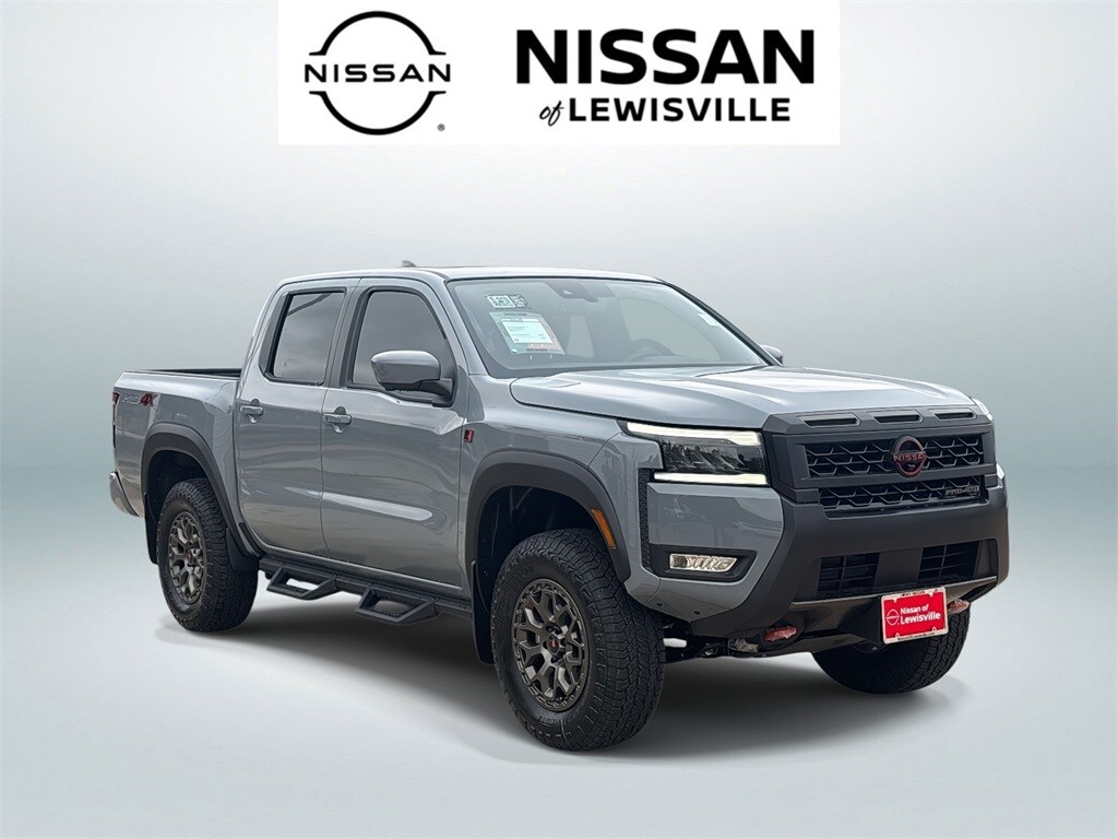 2026 Nissan Frontier PRO-4X photo 2