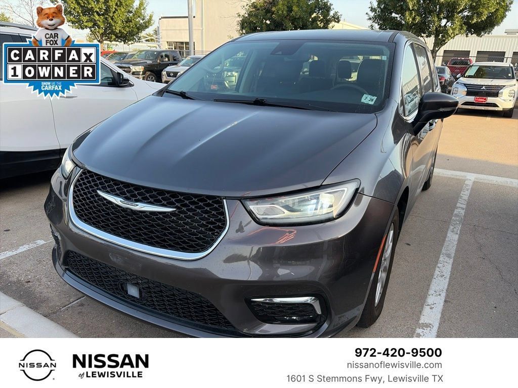 Used 2023 Chrysler Pacifica Touring L