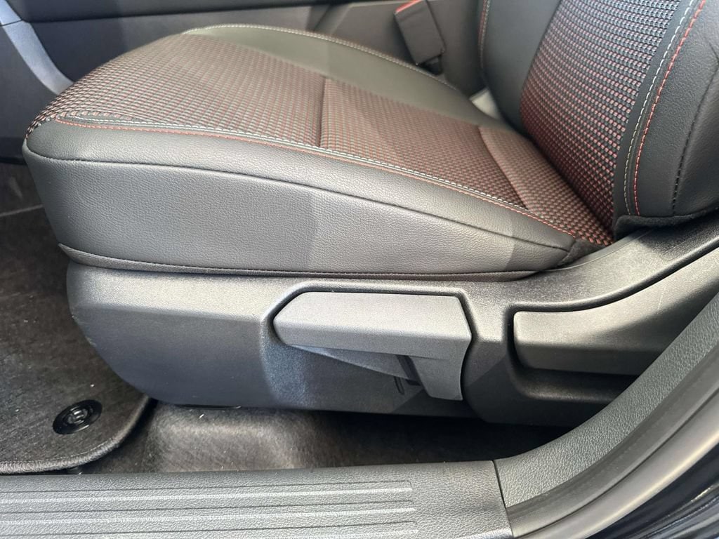 2026 Nissan KICKS SR - Photo 14