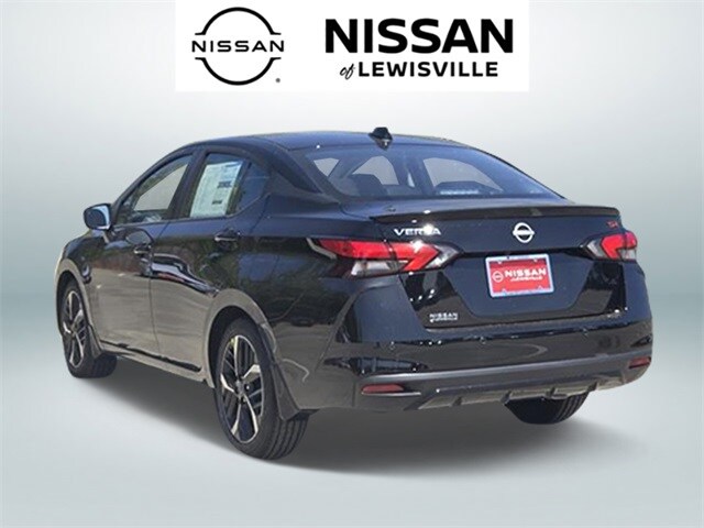 2025 Nissan Versa 1.6 SR photo 3