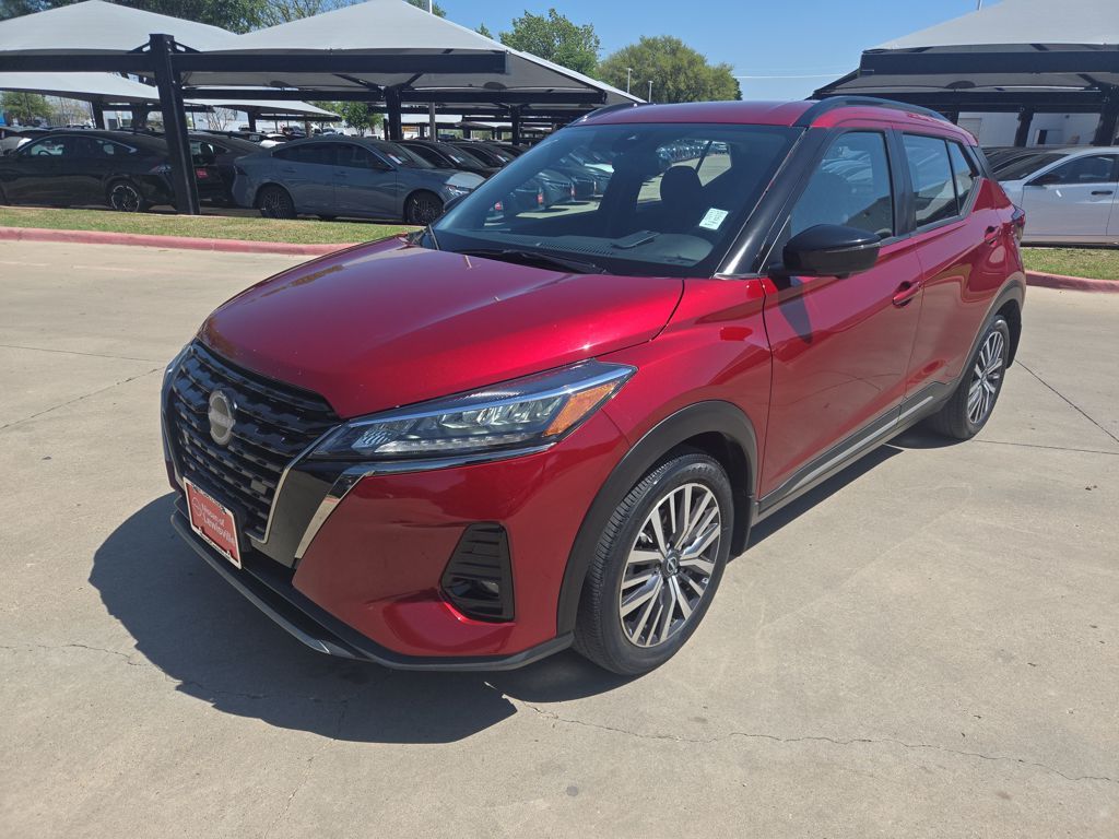 2023 Nissan Kicks SR