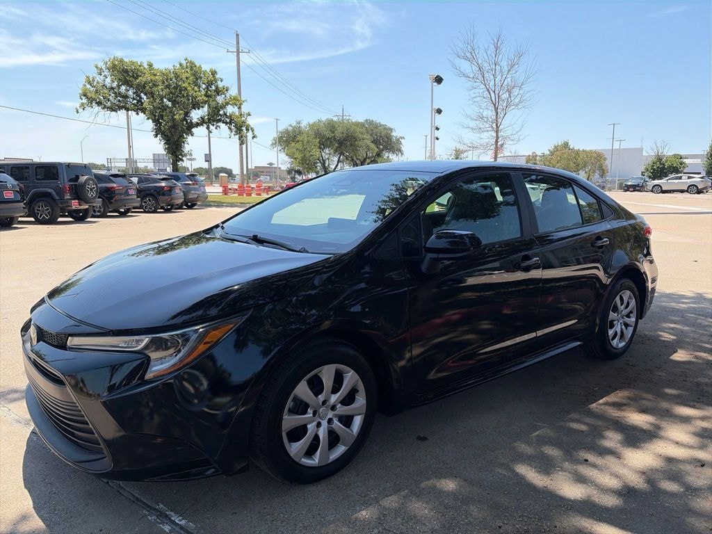 Used 2025 Toyota Corolla LE Sedan