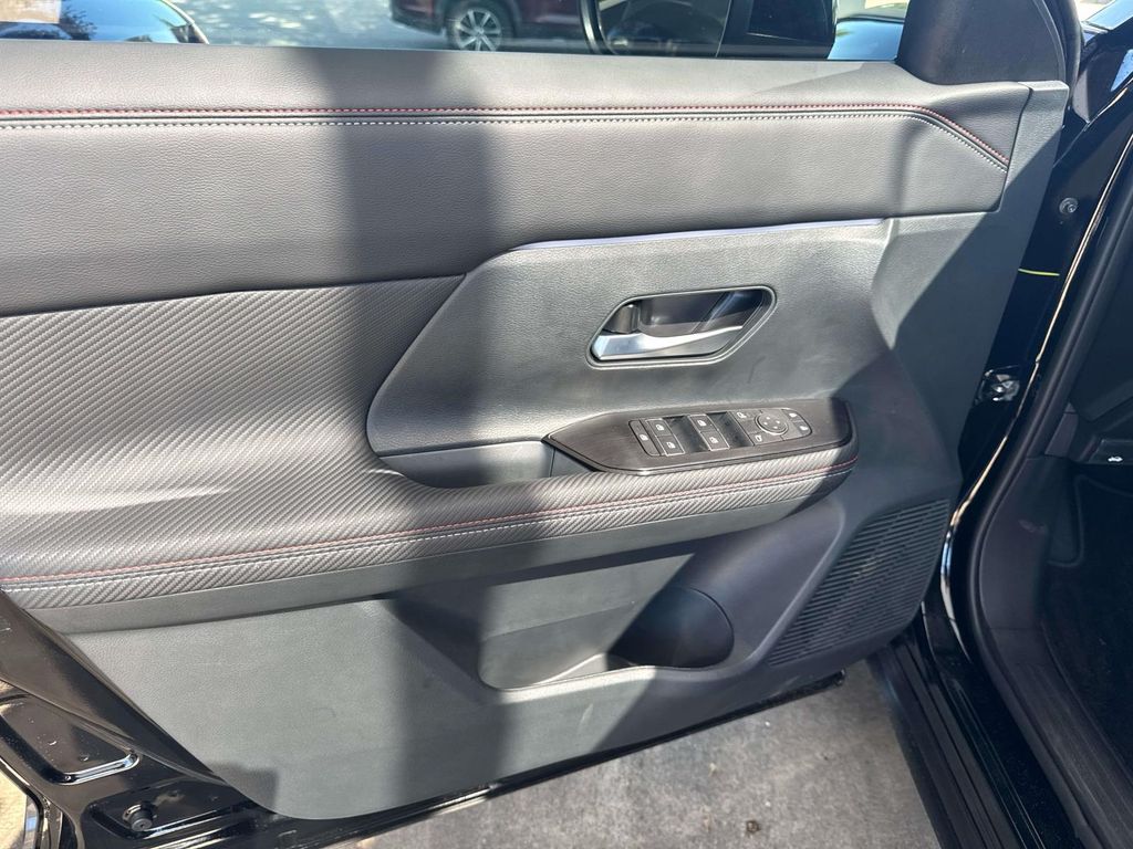 2026 Nissan KICKS SR - Photo 7