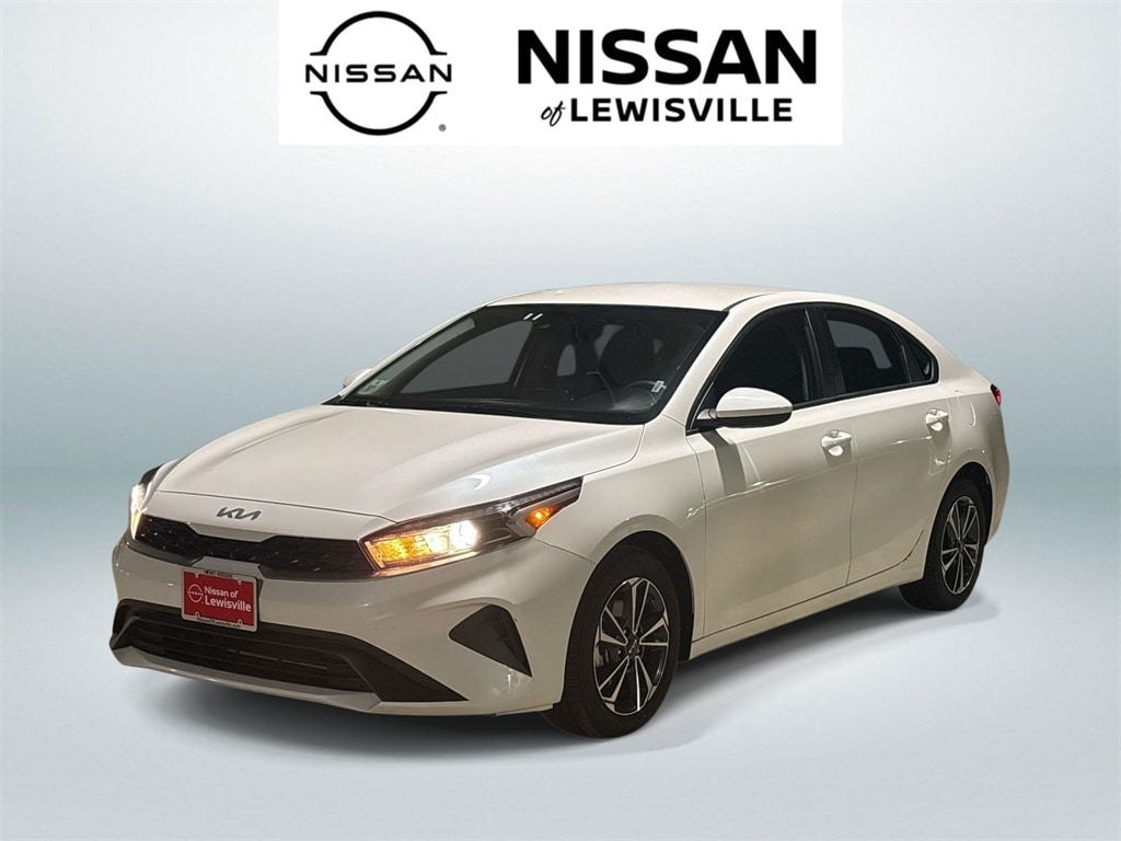 2024 Kia Forte LXS's photo