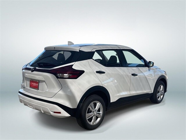 2025 Nissan Kicks Play S photo 3