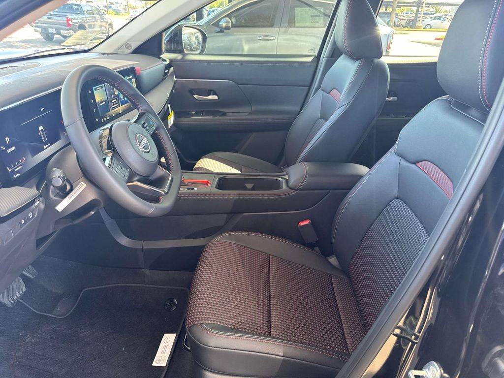 2026 Nissan KICKS SR - Photo 9