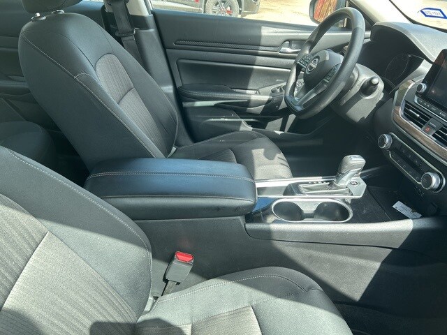 2024 Nissan Altima 2.5 SV photo 3