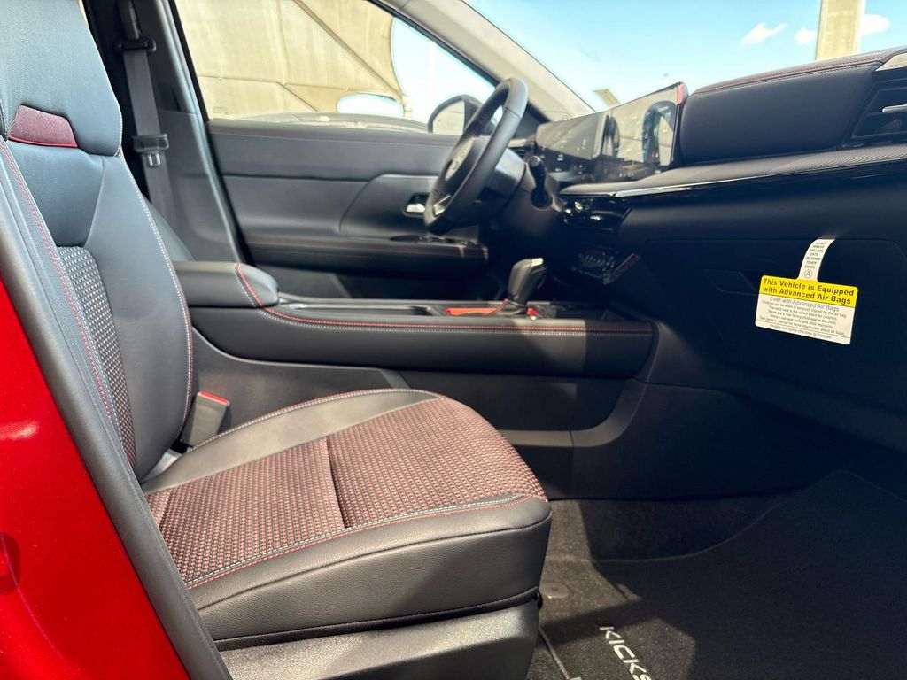 2026 Nissan KICKS SR AWD - Photo 18
