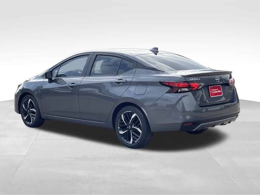 New 2025 Nissan Versa 1.6 SR Sedan
