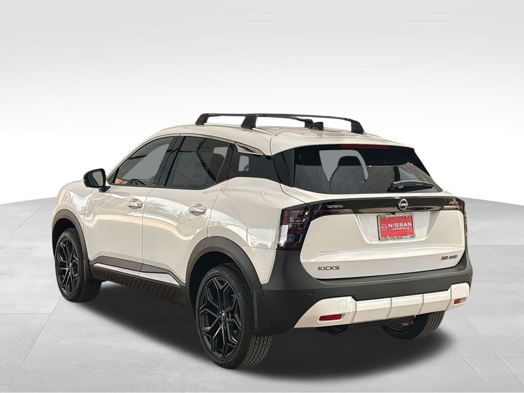 New 2026 Nissan Kicks SR SUV