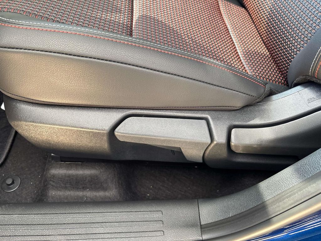 2026 Nissan KICKS SR - Photo 10