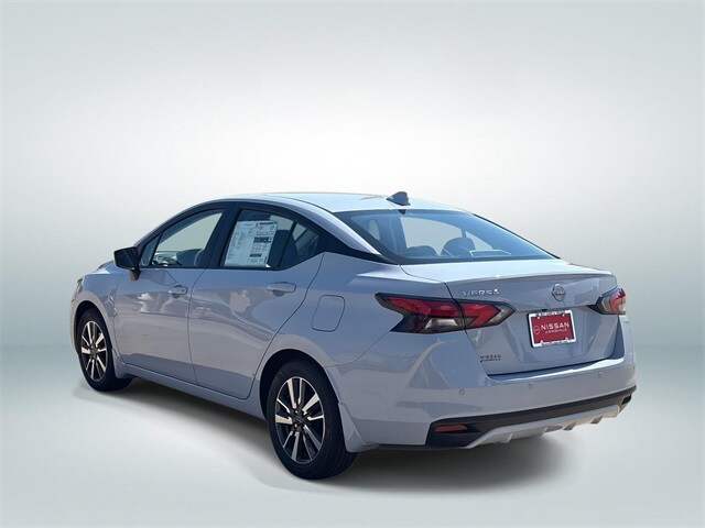 2025 Nissan Versa 1.6 SV photo 4