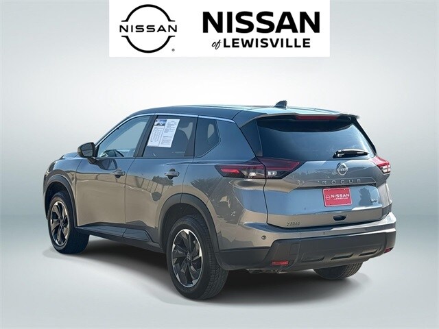 2024 Nissan Rogue SV photo 4