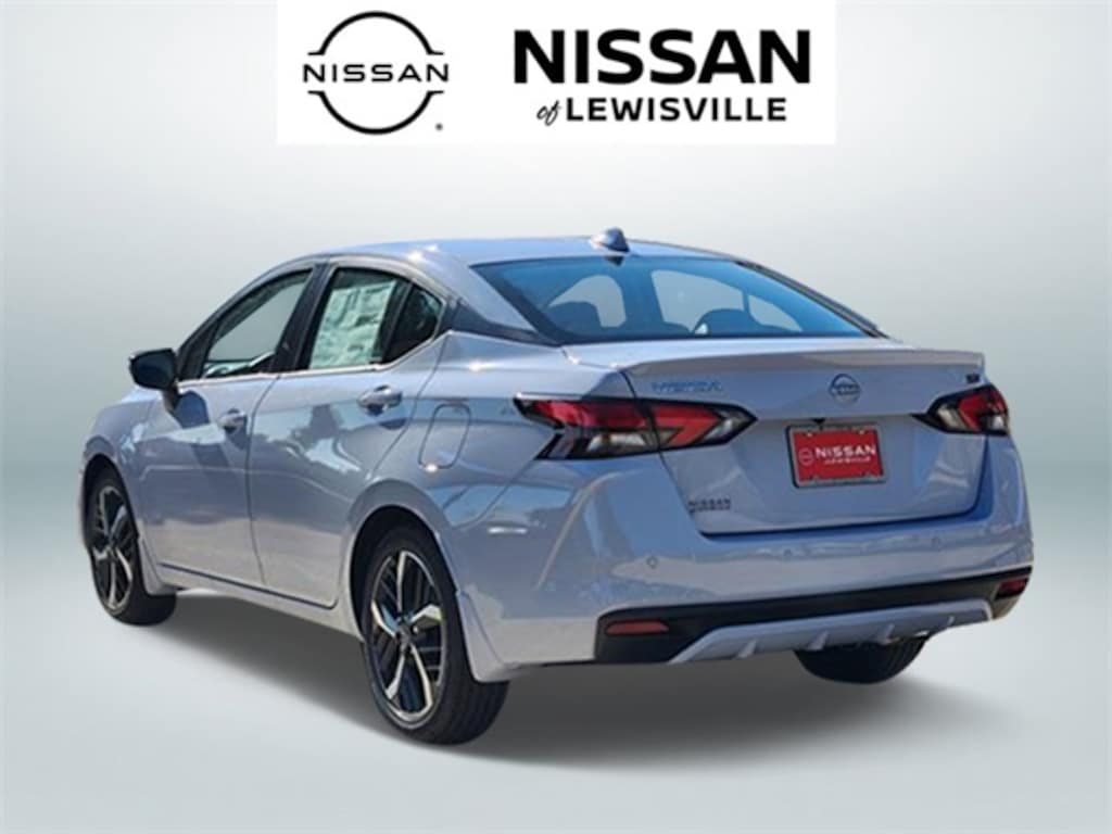 New 2025 Nissan Versa 1.6 SR Sedan