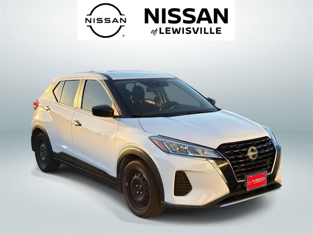2022 Nissan Kicks S photo 2