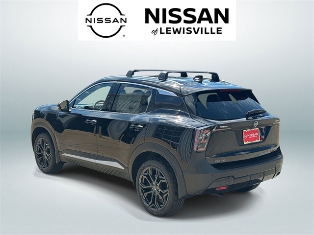 2026 Nissan Kicks SR photo 4