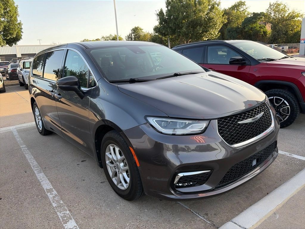 Used 2023 Chrysler Pacifica Touring L Van Passenger Van