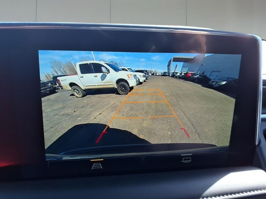 2024 Chevrolet Suburban LT - Photo 22