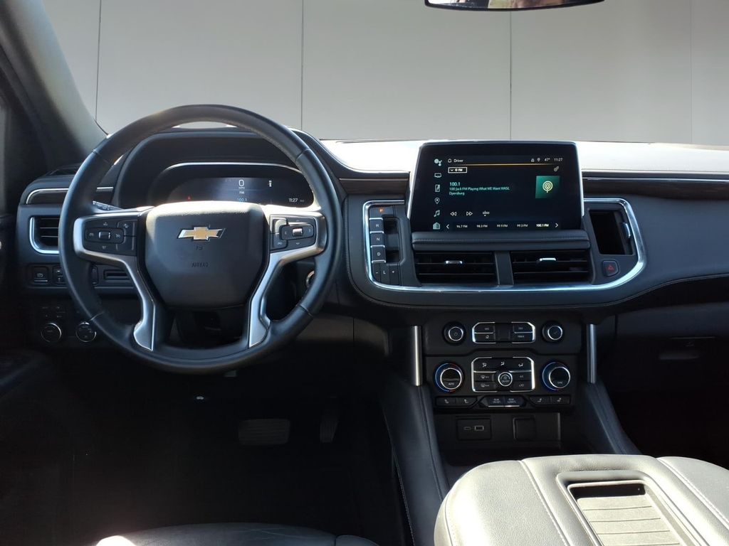 2024 Chevrolet Suburban LT - Photo 30