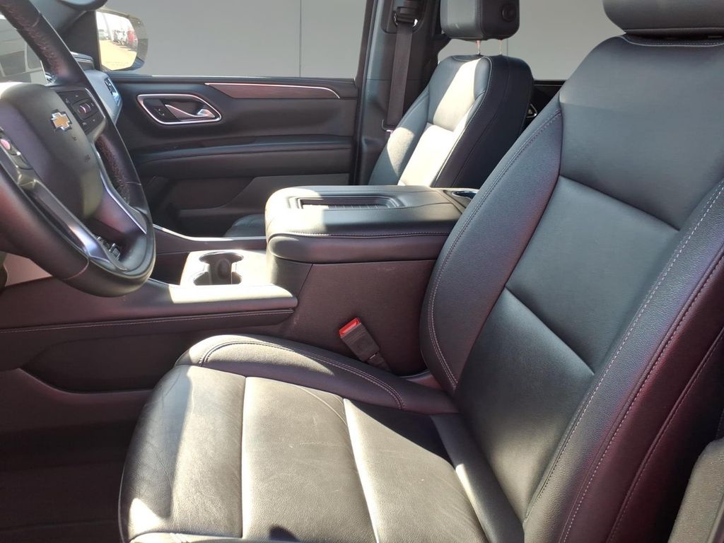 2024 Chevrolet Suburban LT - Photo 13