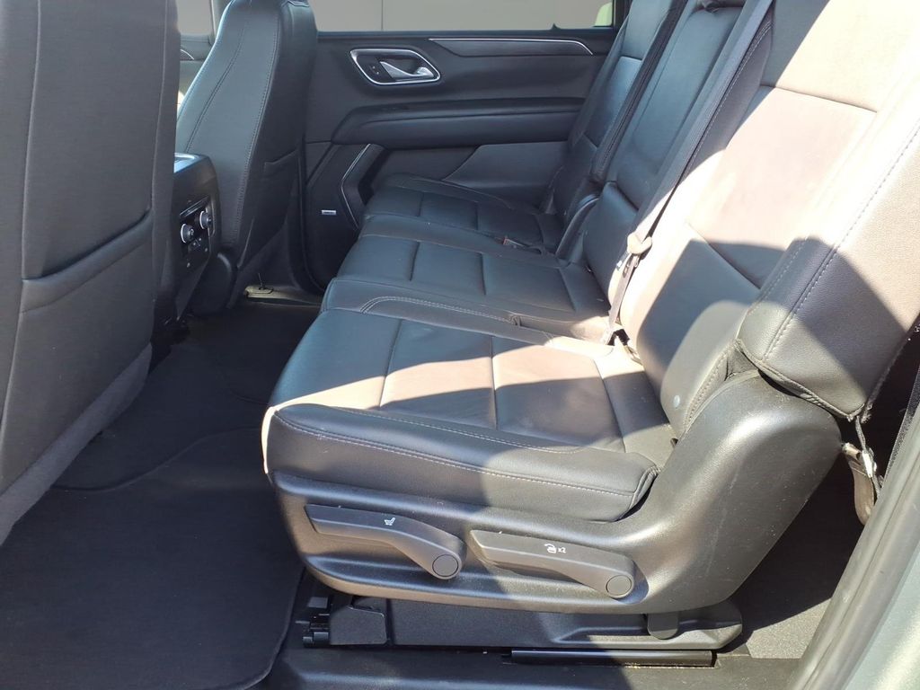 2024 Chevrolet Suburban LT - Photo 26