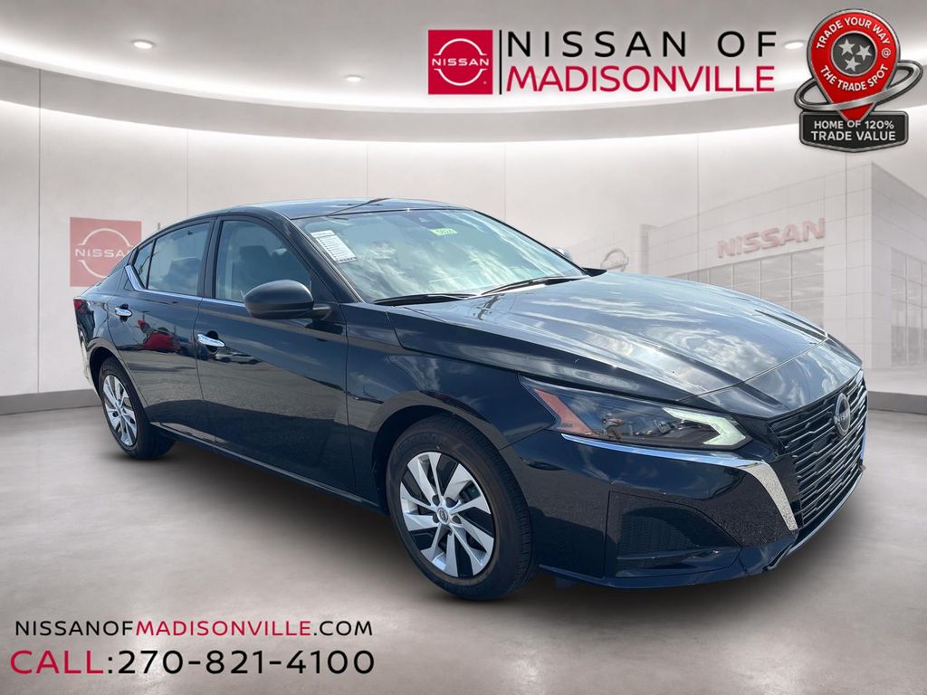 2025 Nissan Altima 2.5 S's photo