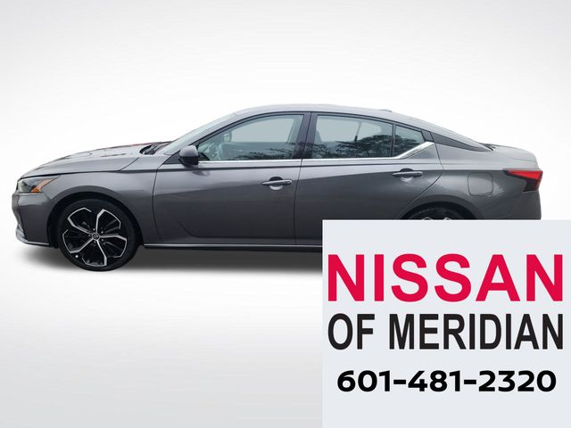 2024 Nissan Altima 2.5 SR photo 2