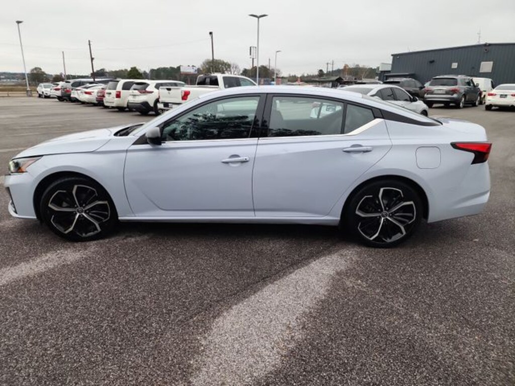 Used 2023 Nissan Altima 2.5 SR Sedan