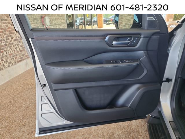 2026 Nissan Armada SL - Photo 9