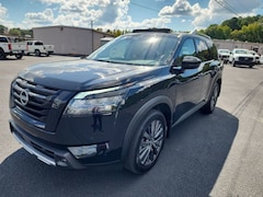 2025 Nissan Pathfinder SL SUV