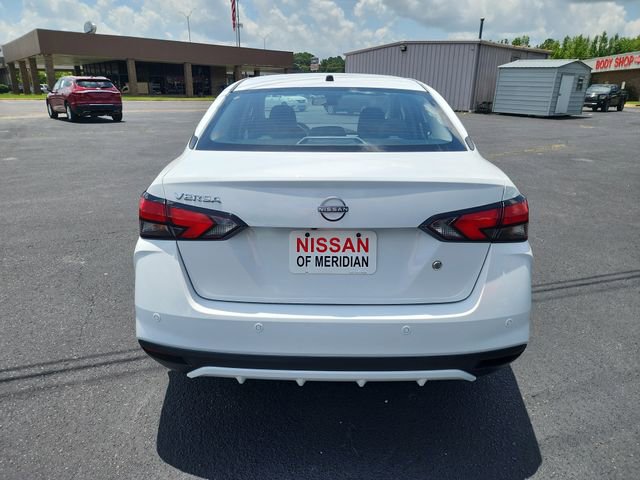 2025 Nissan Versa 1.6 S photo 4