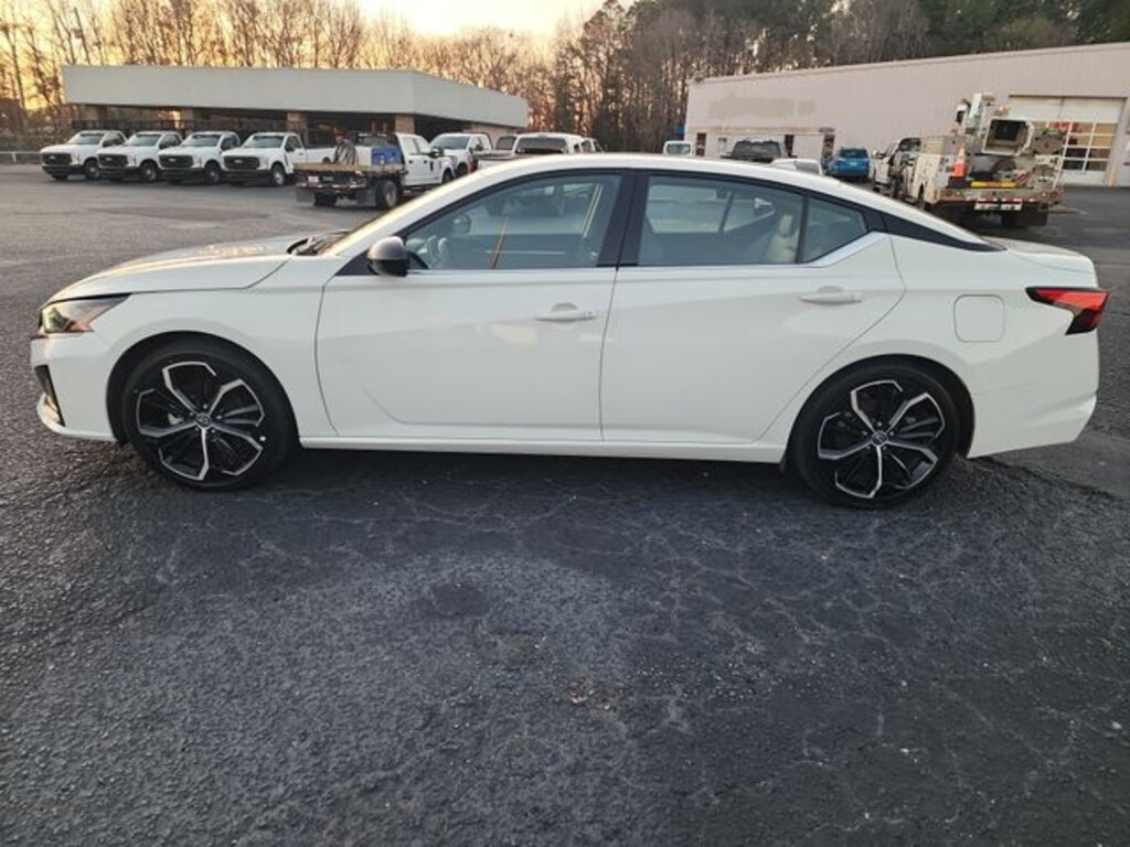 Used 2024 Nissan Altima 2.5 SR Sedan