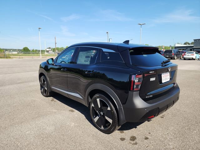 2025 Nissan Kicks SR photo 2