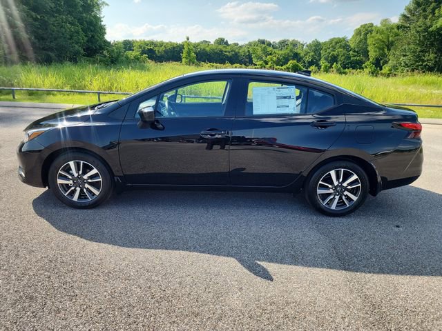 2025 Nissan Versa 1.6 SV photo 2