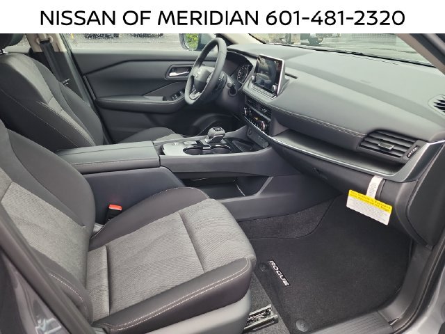 2026 Nissan Rogue SV - Photo 12