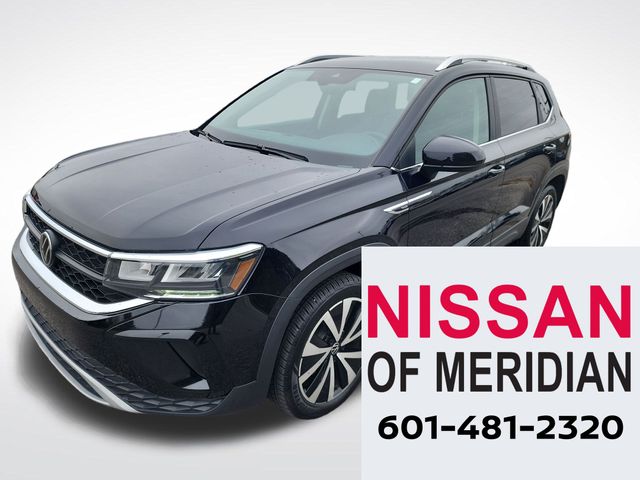 2024 Volkswagen Taos SE's photo