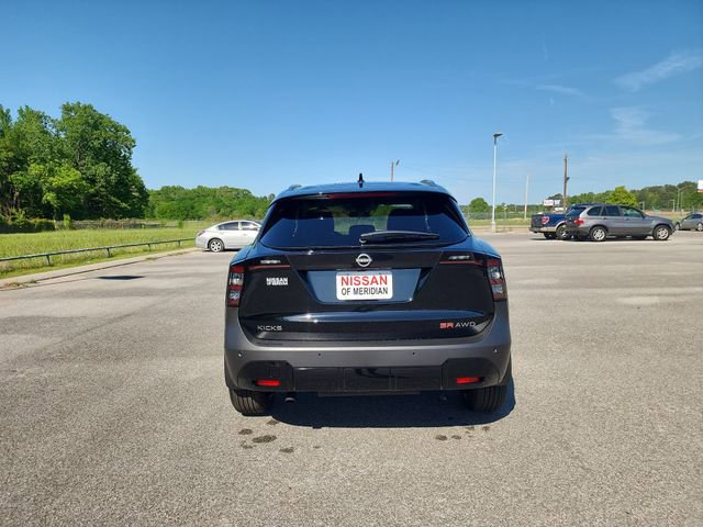 2025 Nissan Kicks SR photo 3