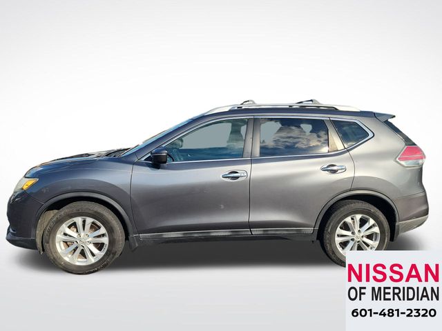 2015 Nissan Rogue SV photo 2