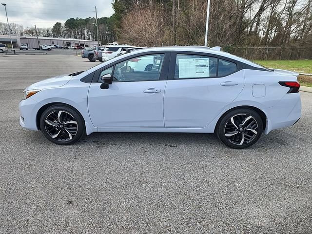 2025 Nissan Versa 1.6 SR photo 2