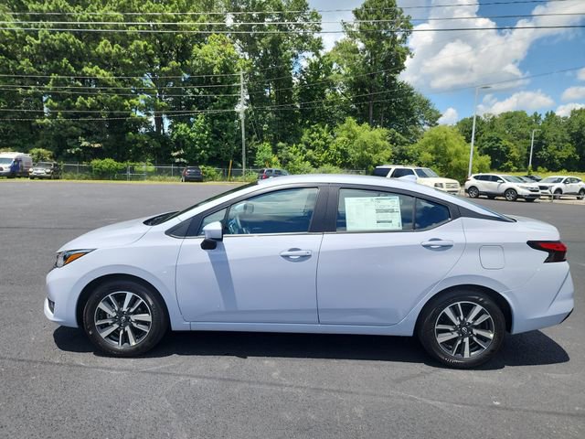 2025 Nissan Versa 1.6 SV photo 2
