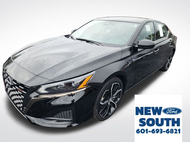 2024 Nissan Altima SR's photo