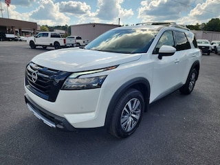 2025 Nissan Pathfinder SL SUV