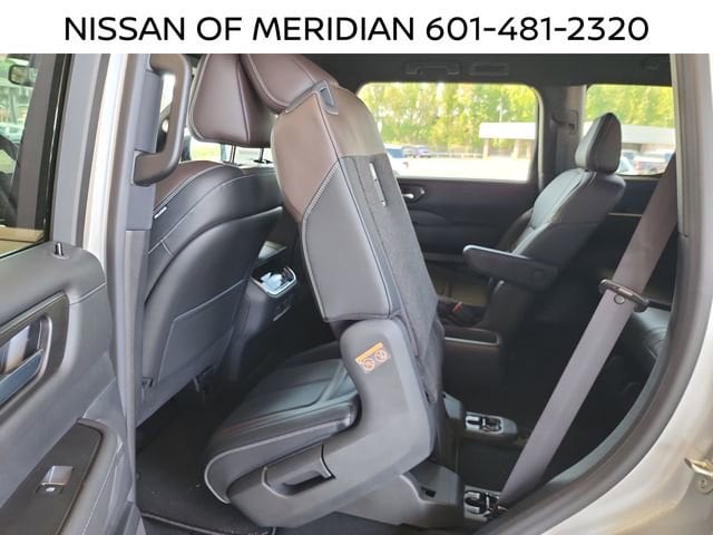 2026 Nissan Armada SL - Photo 36