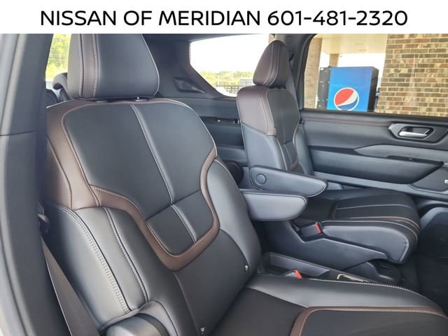 2026 Nissan Armada SL - Photo 38