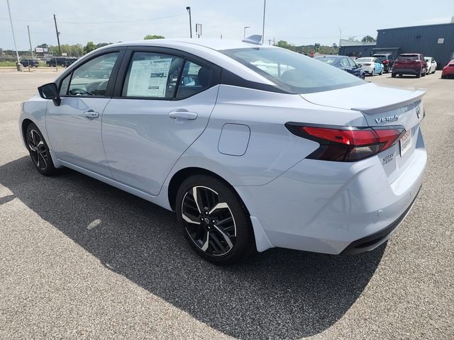 2025 Nissan Versa 1.6 SR photo 3