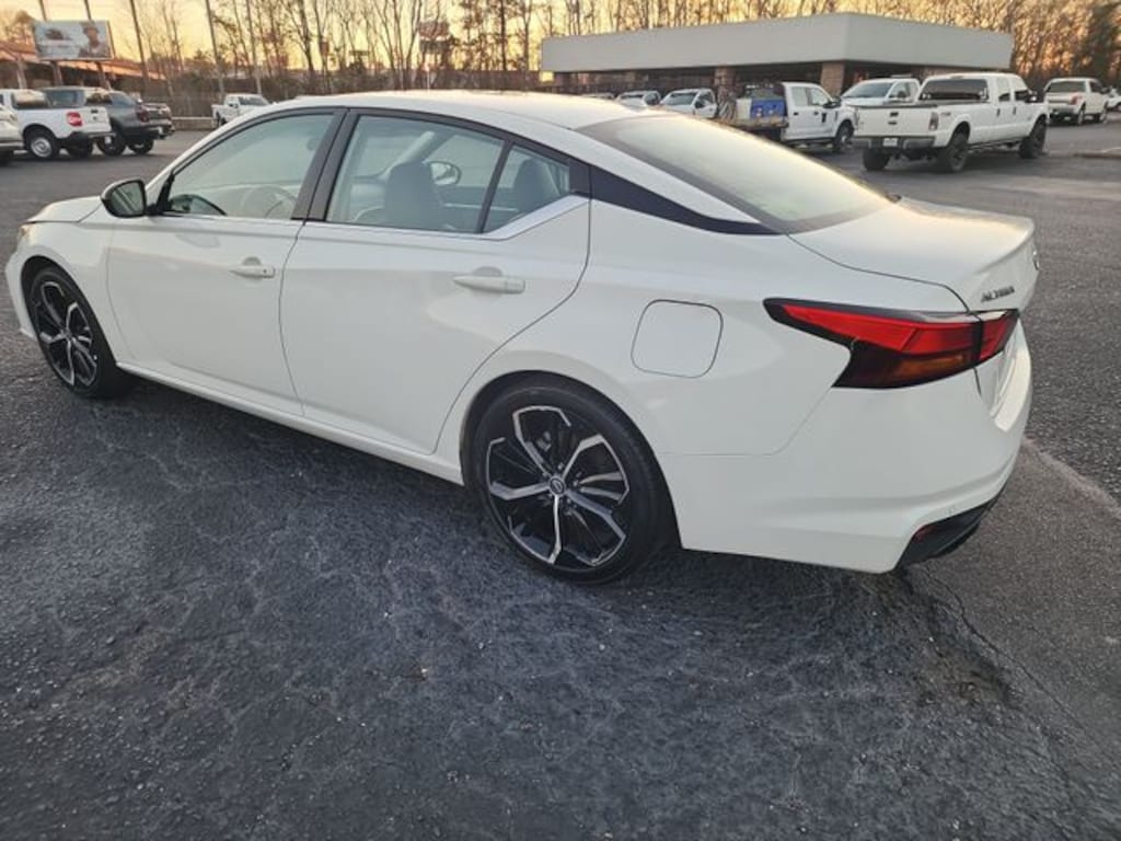 Used 2024 Nissan Altima 2.5 SR Sedan